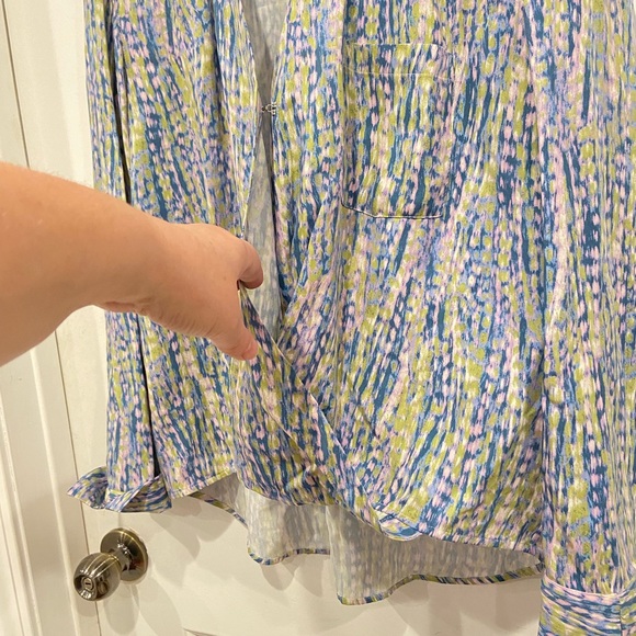 Anthropologie oversized long sleeve overlapping twist front print blouse - Picture 6 of 11
